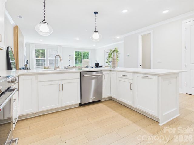 2641 Ravencroft Drive 2B, Charlotte, NC 28208