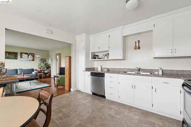 3054 Bona St D, Oakland, CA 94601
