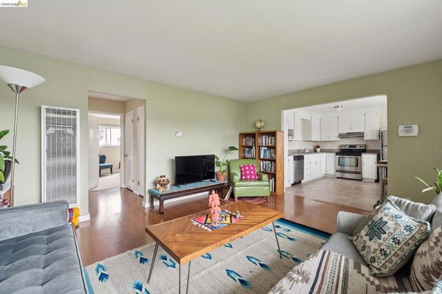 3054 Bona St D, Oakland, CA 94601