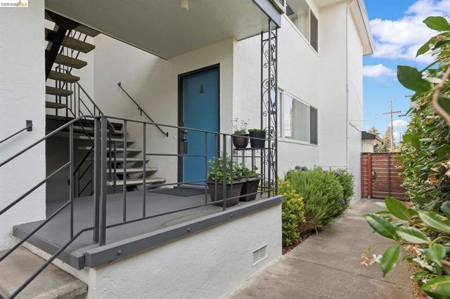 3054 Bona St D, Oakland, CA 94601
