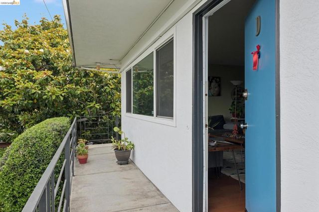 3054 Bona St D, Oakland, CA 94601