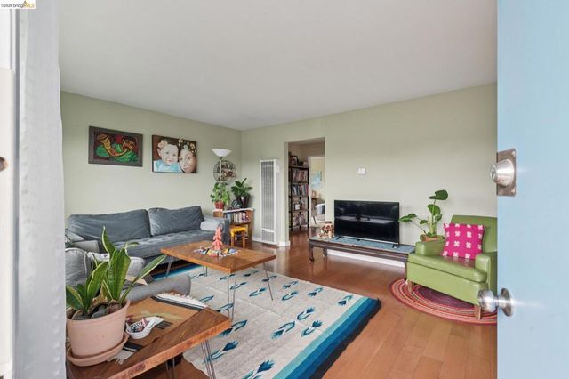 3054 Bona St D, Oakland, CA 94601