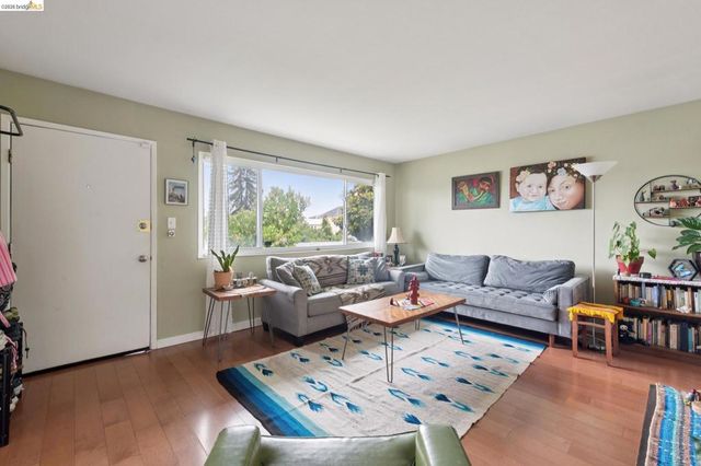 3054 Bona St D, Oakland, CA 94601