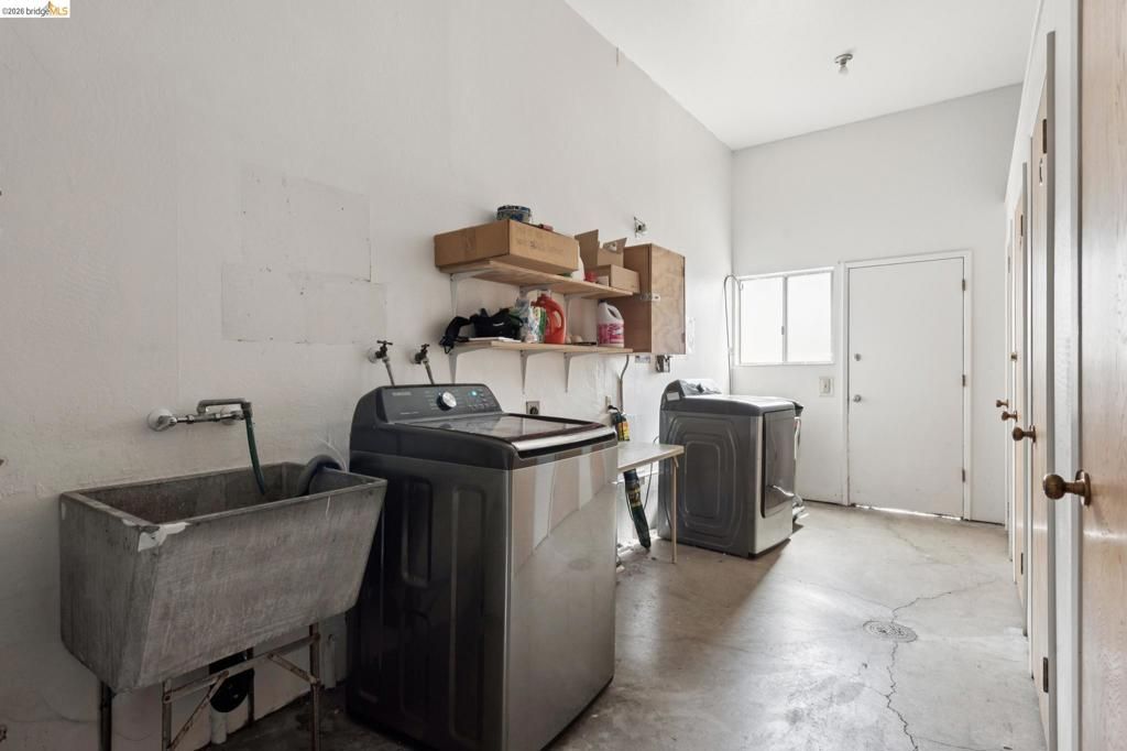 Image 28 of property listing at 3054 Bona St D, Oakland, CA 94601