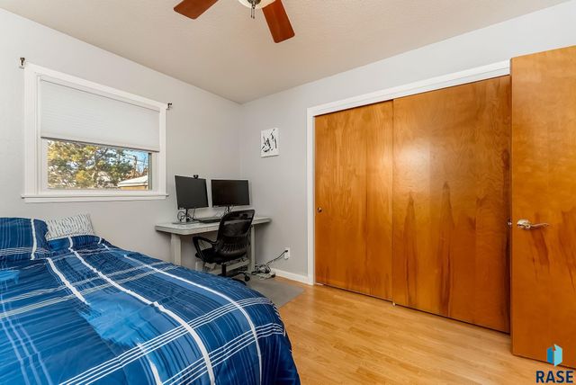 707 S Hawthorne Ave Avenue, Sioux Falls, SD 57104