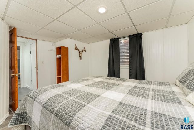 707 S Hawthorne Ave Avenue, Sioux Falls, SD 57104