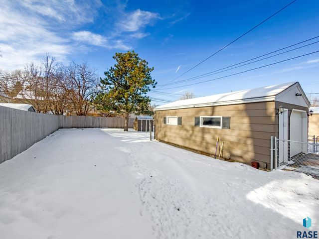 707 S Hawthorne Ave Avenue, Sioux Falls, SD 57104