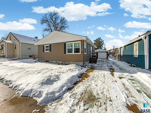 707 S Hawthorne Ave Avenue, Sioux Falls, SD 57104