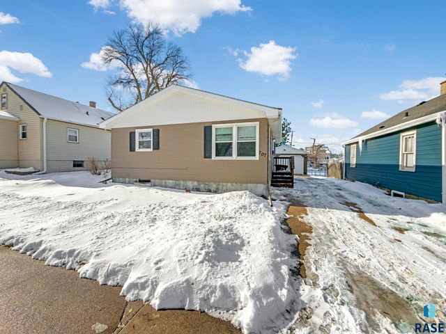 707 S Hawthorne Ave Avenue, Sioux Falls, SD 57104