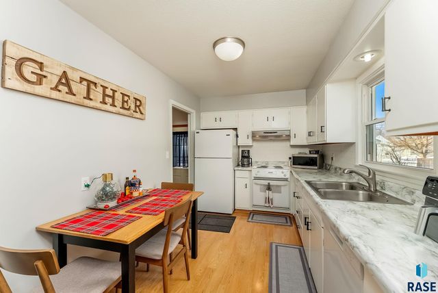 707 S Hawthorne Ave Avenue, Sioux Falls, SD 57104