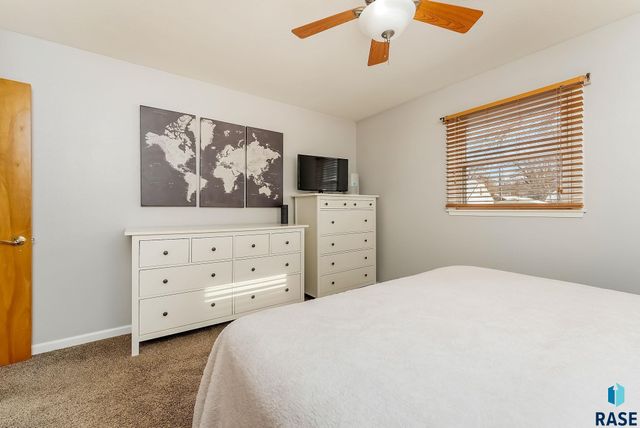 707 S Hawthorne Ave Avenue, Sioux Falls, SD 57104