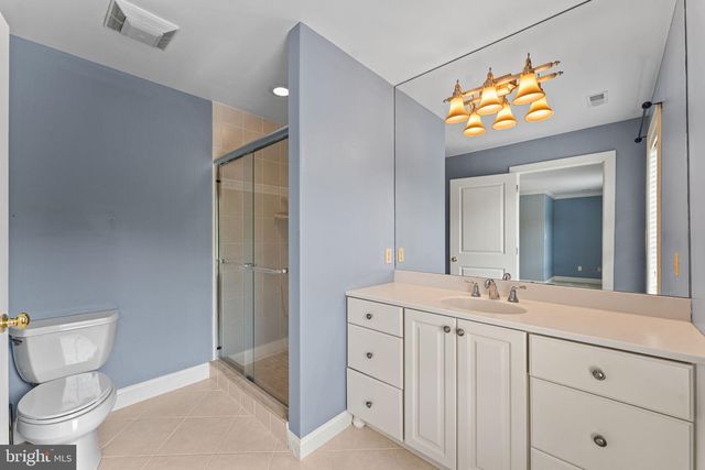 1 DOVECOTE LN, Malvern, PA 19355