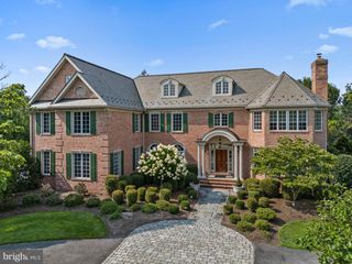 1 DOVECOTE LN, Malvern, PA 19355