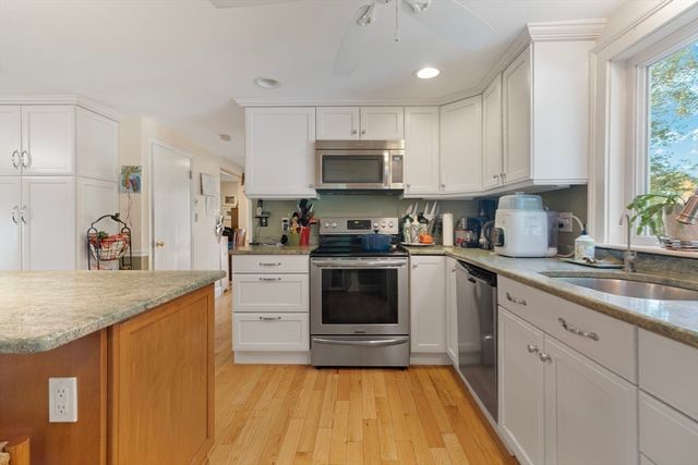 59 Norval Ave, Stoneham, MA 02180