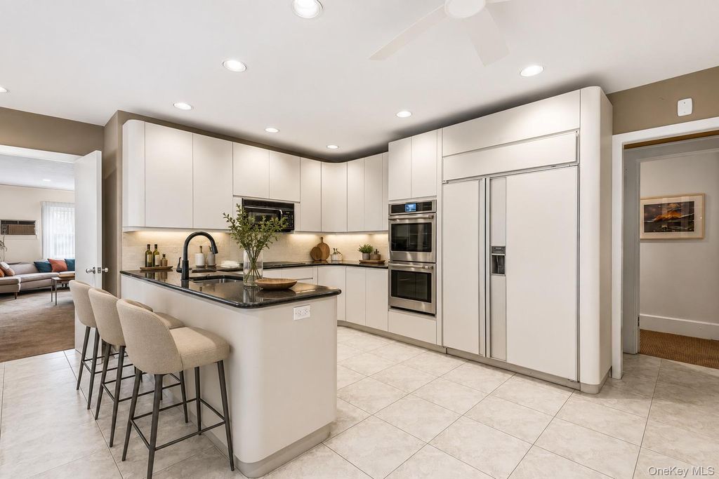 18 Crescent Road, Great Neck, NY 11021 — photo 4