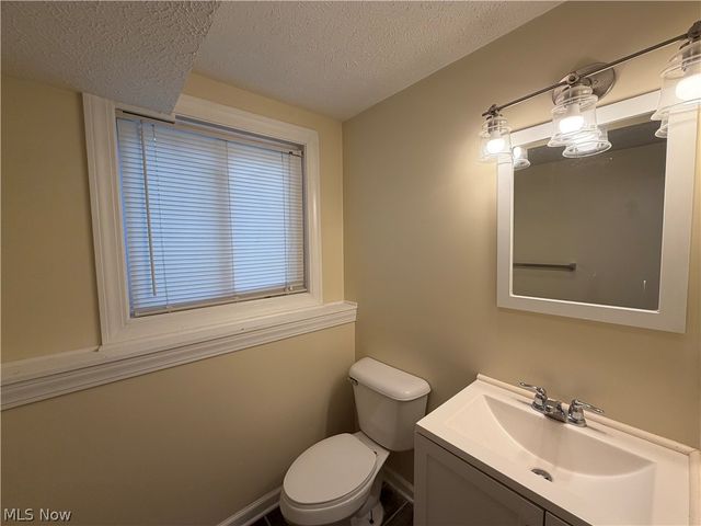 25142 Deerfield Drive, North Olmsted, OH 44070