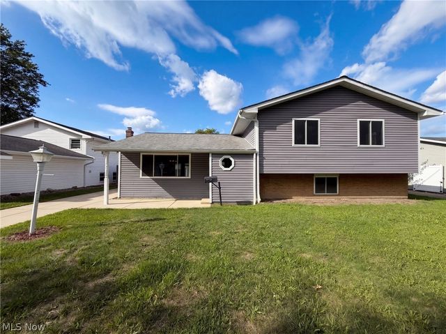 25142 Deerfield Drive, North Olmsted, OH 44070