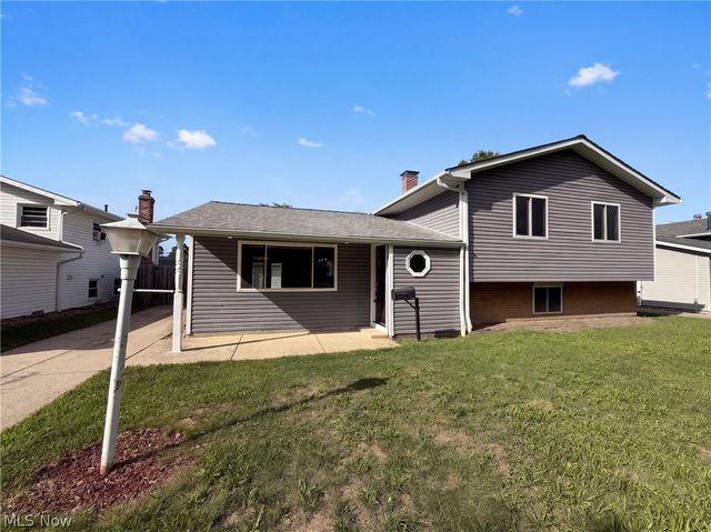 25142 Deerfield Drive, North Olmsted, OH 44070