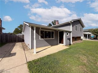 25142 Deerfield Drive, North Olmsted, OH 44070