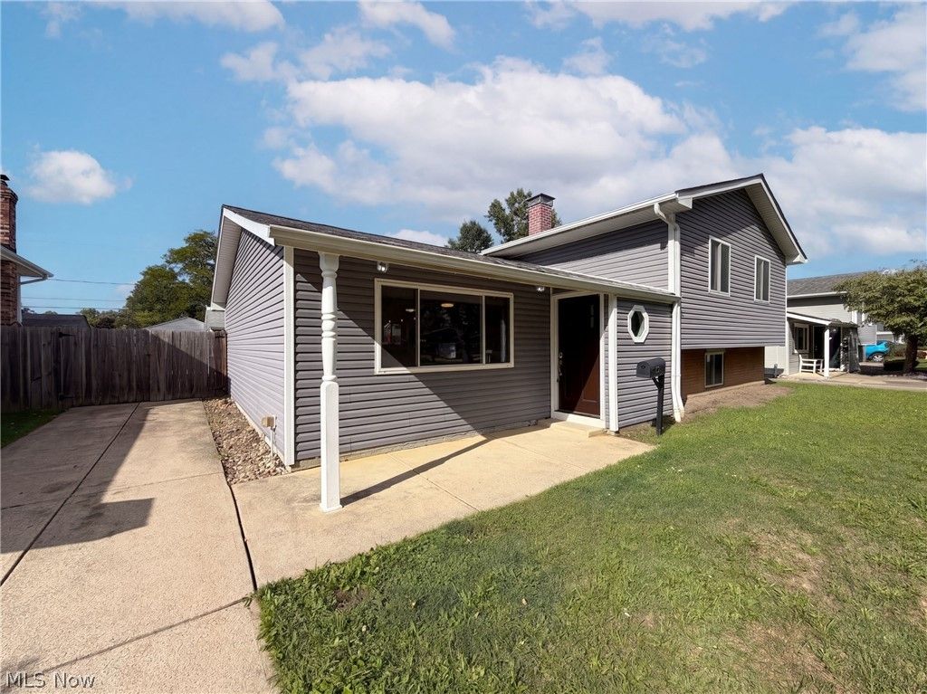 25142 Deerfield Drive, North Olmsted, OH 44070