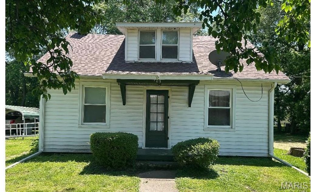 105 E Vine Street, Brighton, IL 62012