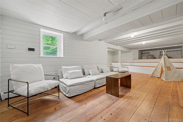 28 Valley View Road, Chappaqua, NY 10514