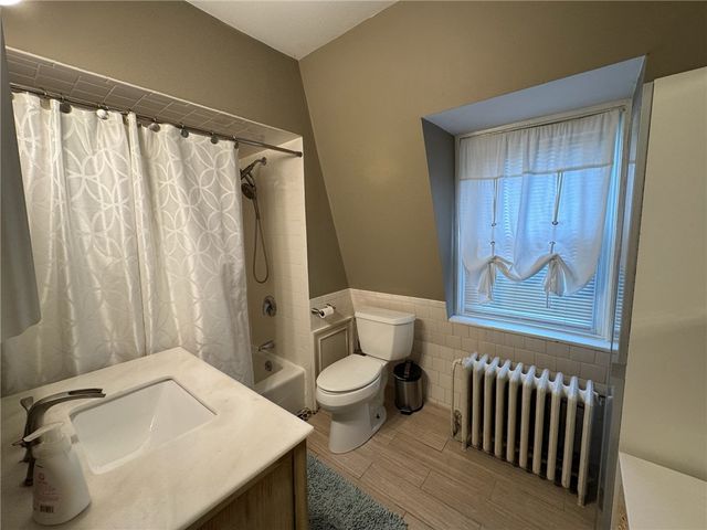 4 Hammond Street 5, Newport, RI 02840