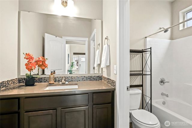 3914 Portside Drive, Bremerton, WA 98312