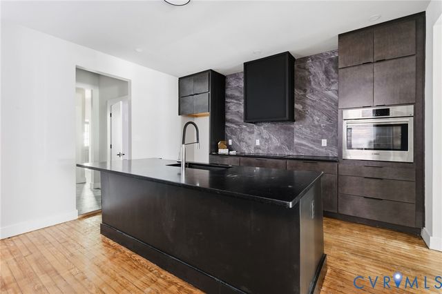 2905 W Grace St, Richmond, VA 23221