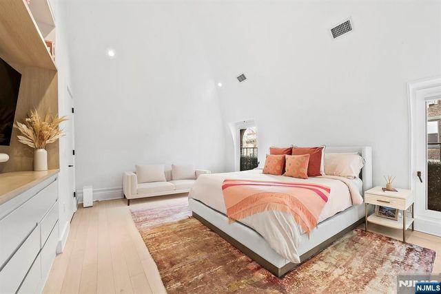 1101 Bloomfield Street B, Hoboken, NJ 07030