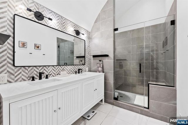 1101 Bloomfield Street B, Hoboken, NJ 07030