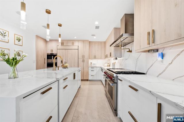 1101 Bloomfield Street B, Hoboken, NJ 07030