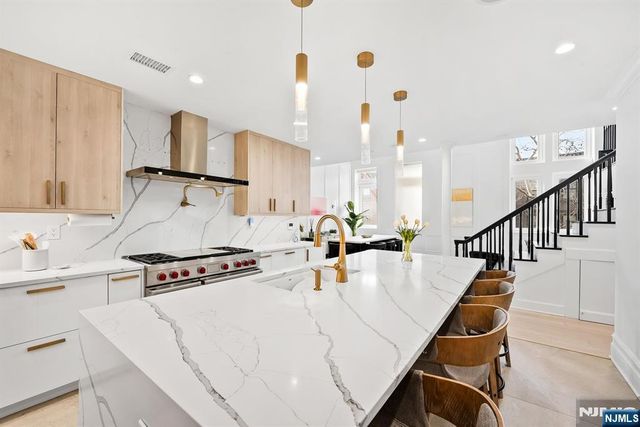 1101 Bloomfield Street B, Hoboken, NJ 07030