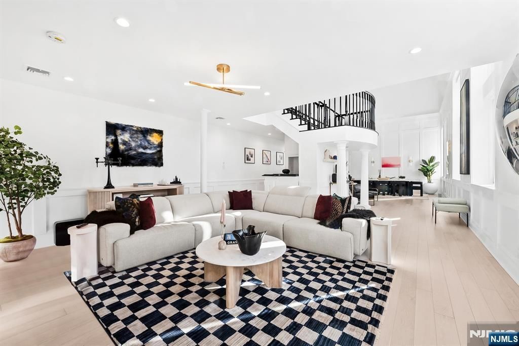 1101 Bloomfield Street B, Hoboken, NJ 07030