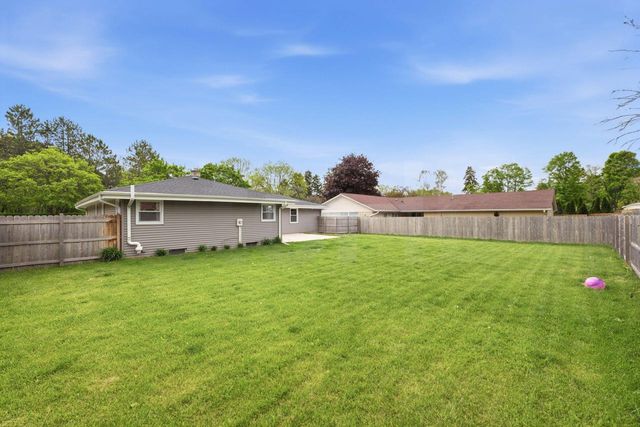 W60N873 Sheboygan ROAD, Cedarburg, WI 53012