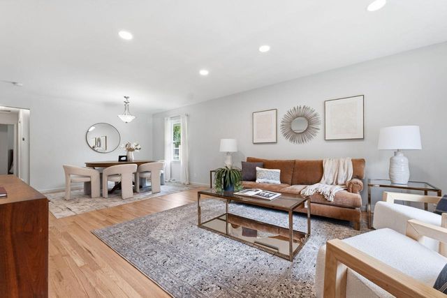 W60N873 Sheboygan ROAD, Cedarburg, WI 53012