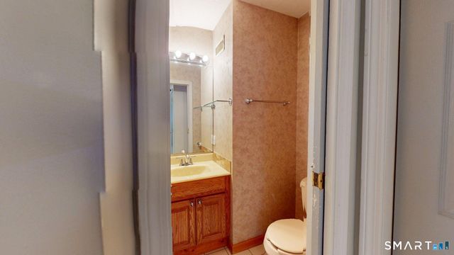 10 Thistle Way APT D, East Windsor, CT 06016