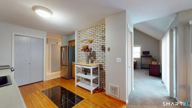 10 Thistle Way APT D, East Windsor, CT 06016