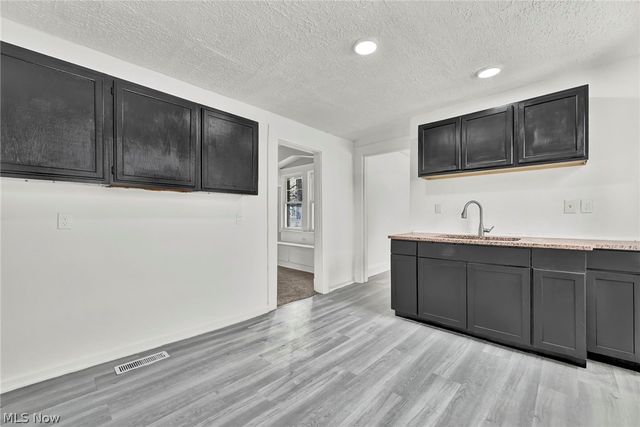 12824 Woodside Avenue, Cleveland, OH 44108