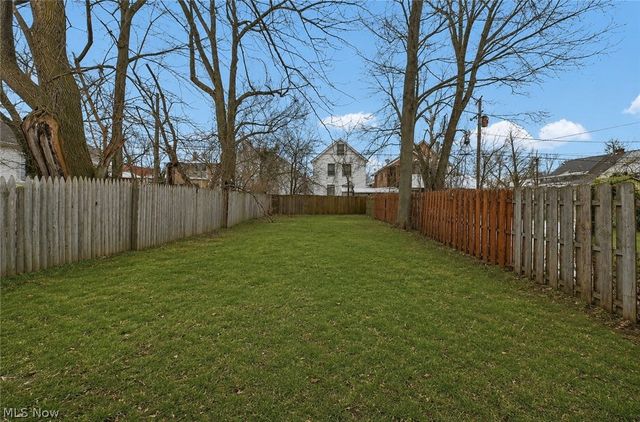 12824 Woodside Avenue, Cleveland, OH 44108