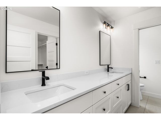 870 W 25TH Ave, Eugene, OR 97405