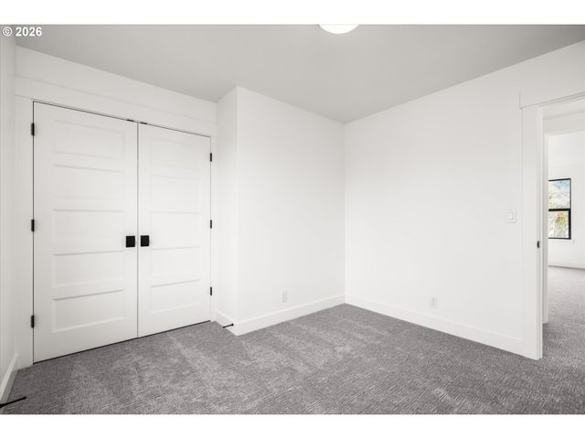 870 W 25TH Ave, Eugene, OR 97405