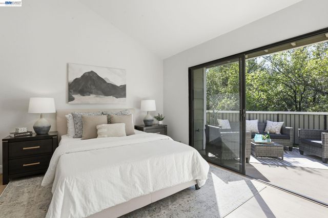 2455 Saint Helena Dr 5, Hayward, CA 94542