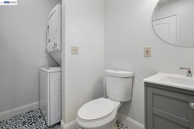 2455 Saint Helena Dr 5, Hayward, CA 94542