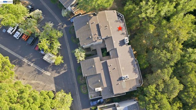 2455 Saint Helena Dr 5, Hayward, CA 94542