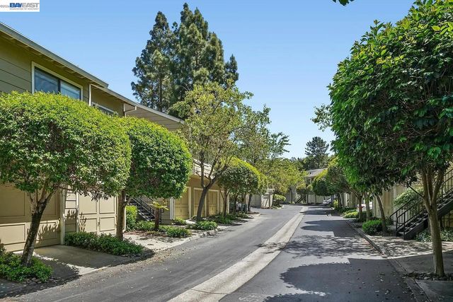 2455 Saint Helena Dr 5, Hayward, CA 94542