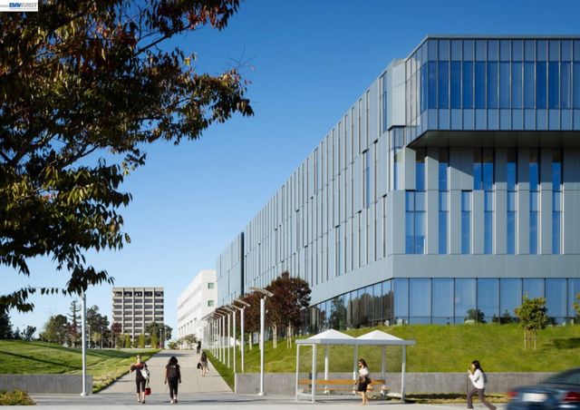 2455 Saint Helena Dr 5, Hayward, CA 94542