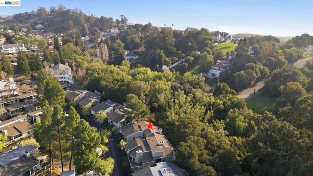 2455 Saint Helena Dr 5, Hayward, CA 94542