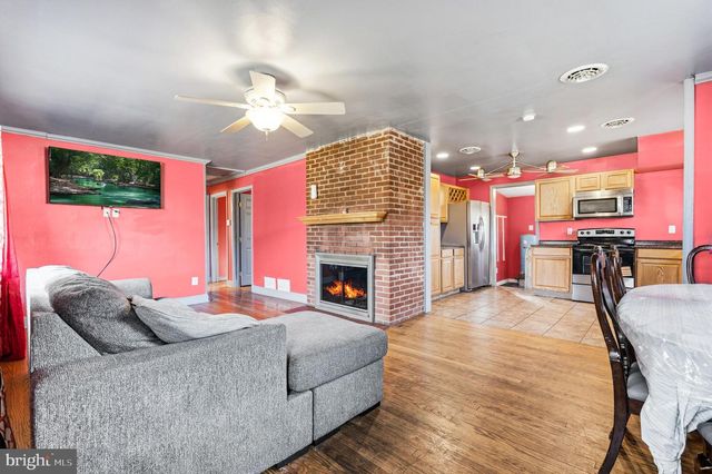 6156 RIPLEY RD, La Plata, MD 20646