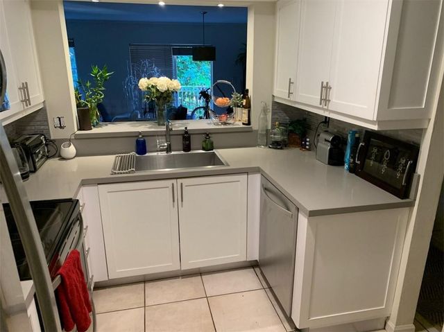 1 Alhambra Circle 407, Coral Gables, FL 33134